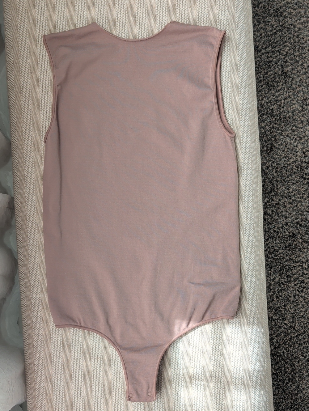 ESSENTIAL CREW NECK SLEEVELESS BODYSUIT